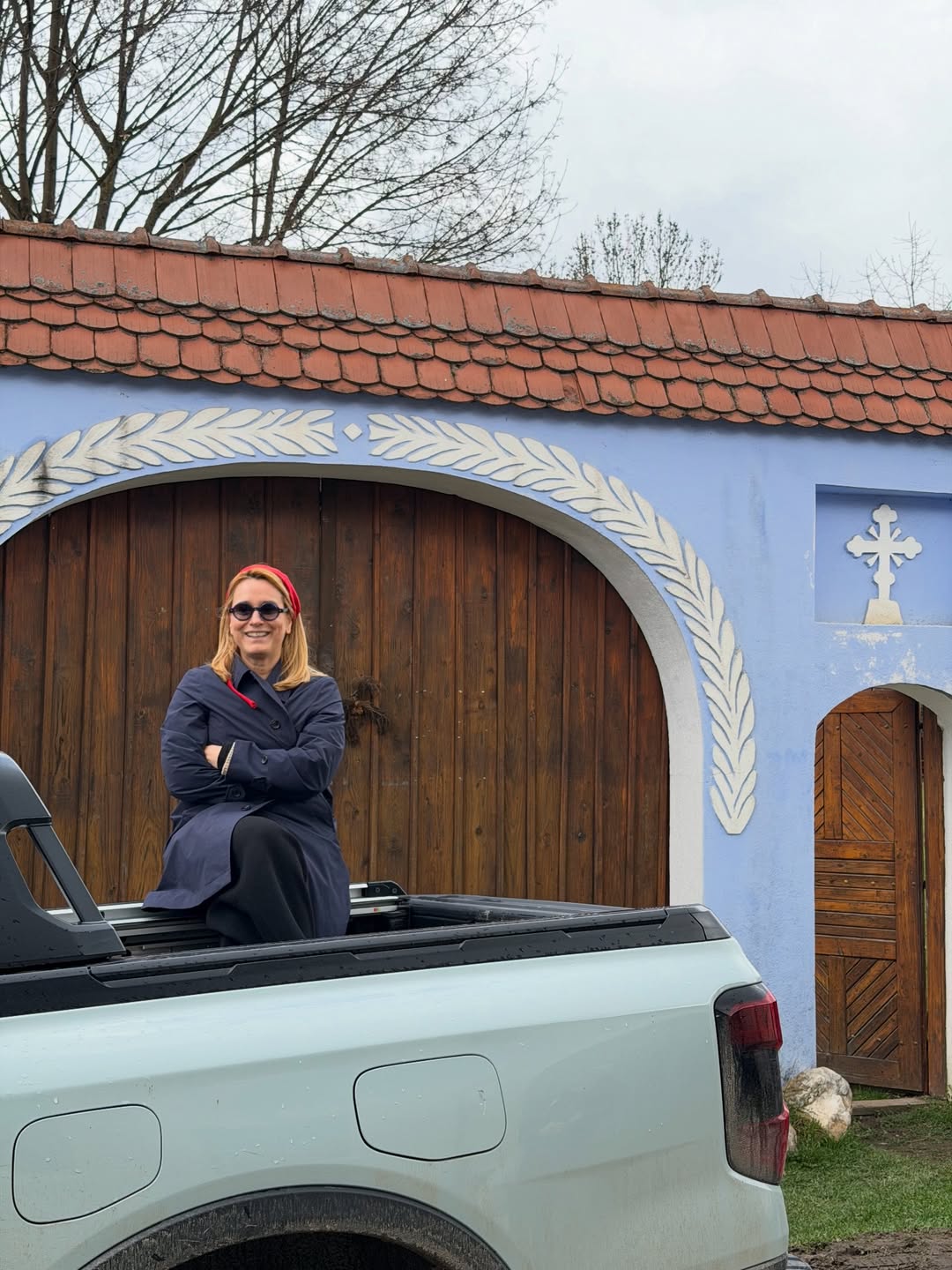 Cum petrece Andreea Esca Paștele catolic. Prezentatoarea a plecat cu familia din București