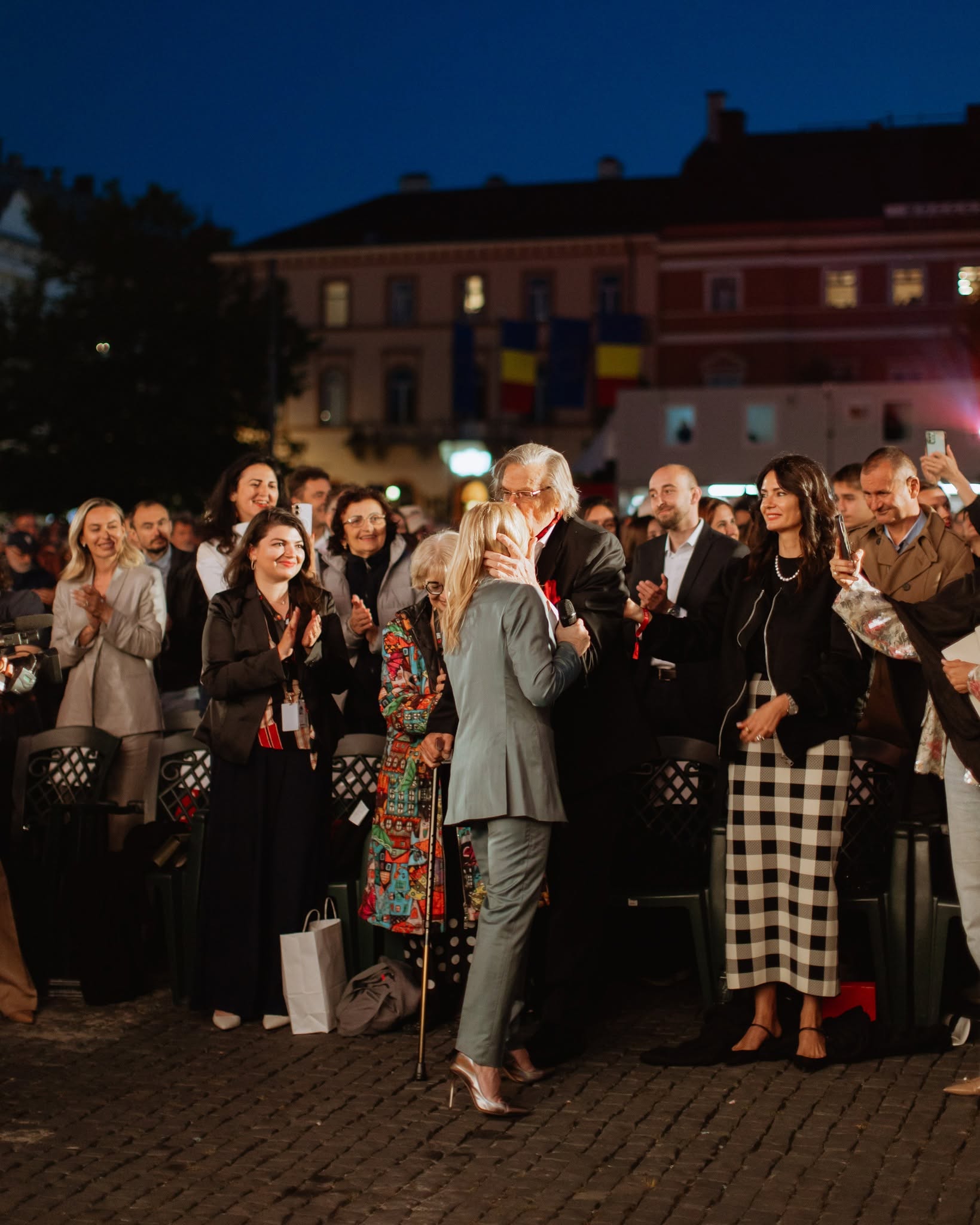 Vedete pe covorul roșu la TIFF 2026. Florin Piersic a sărutat-o pe frunte pe Nadia Comăneci în fața tuturor celor prezenți