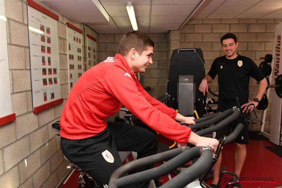 Răzvan Marin a fost prezentat oficial de Standard | FOTO&VIDEO