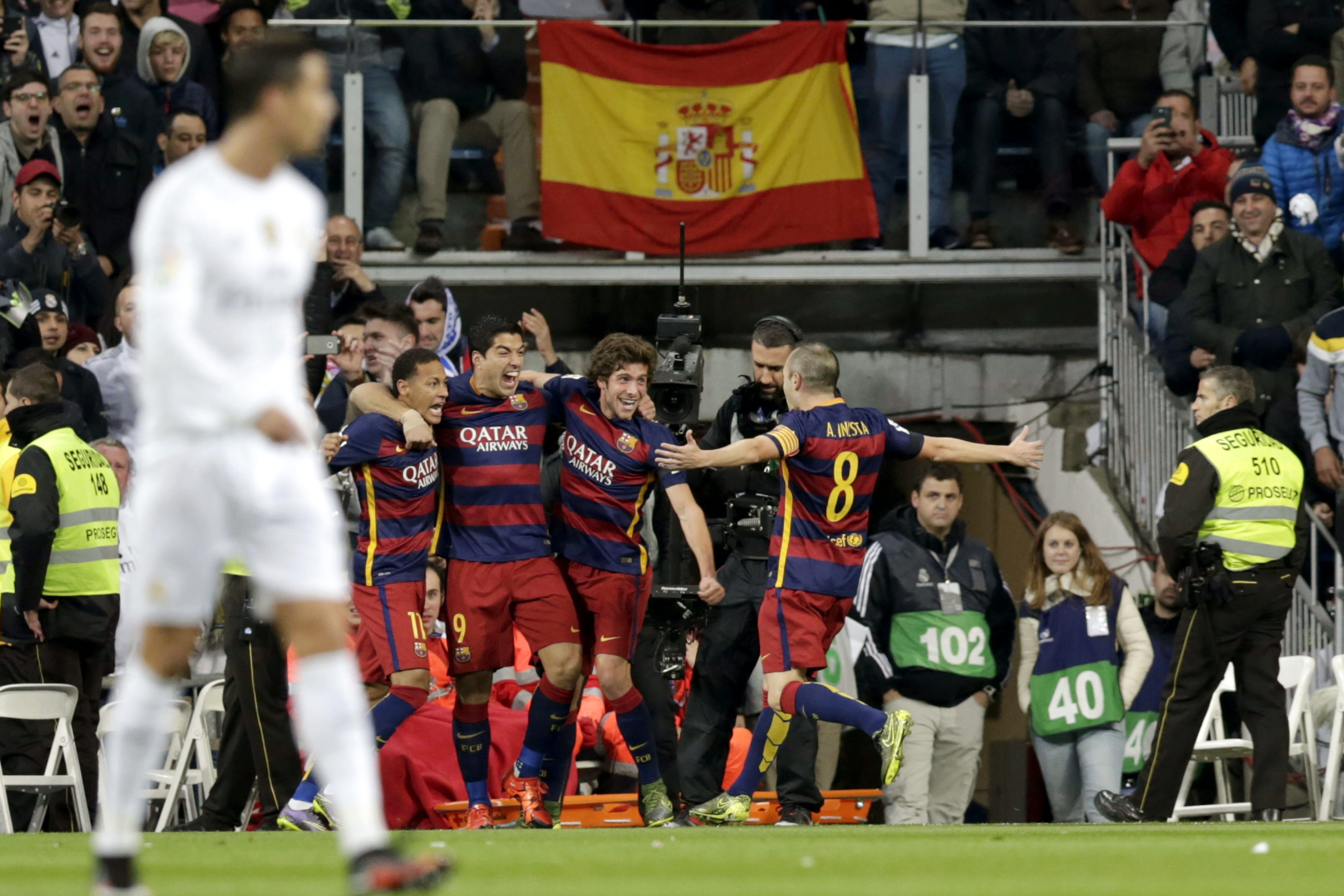 Real - Barcelona 0-4! CatastroREAL! ^Solo catalan: Suarez x 2, Neymar, Iniesta! Liverpool s-a distrat la City. Derby-ul Greciei, abandonat!