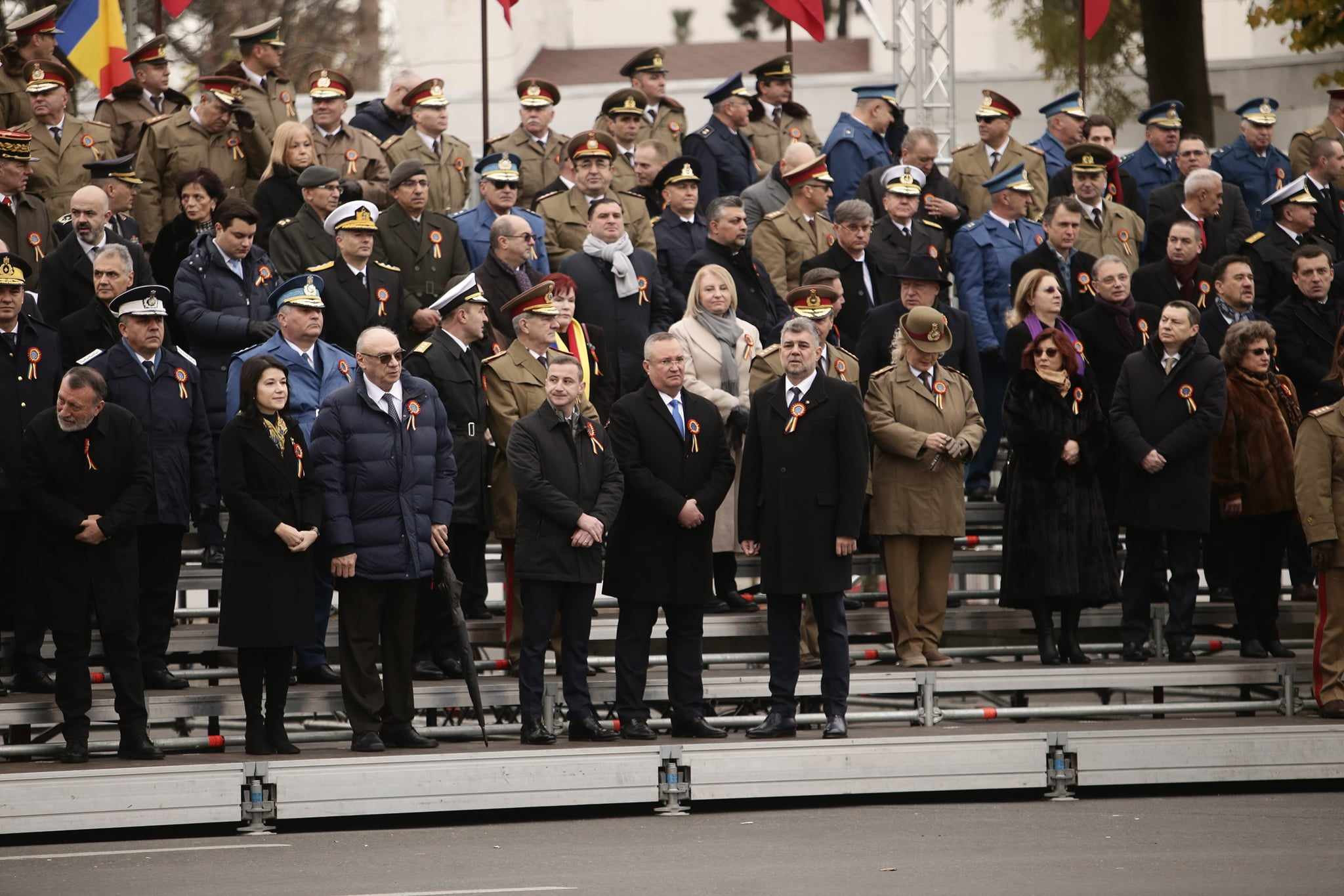 Parada de 1 decembrie 2023 din București. Peste 2.400 de militari, avioane F-16 și Eurofighter au defilat în fața a circa 100.000 de persoane