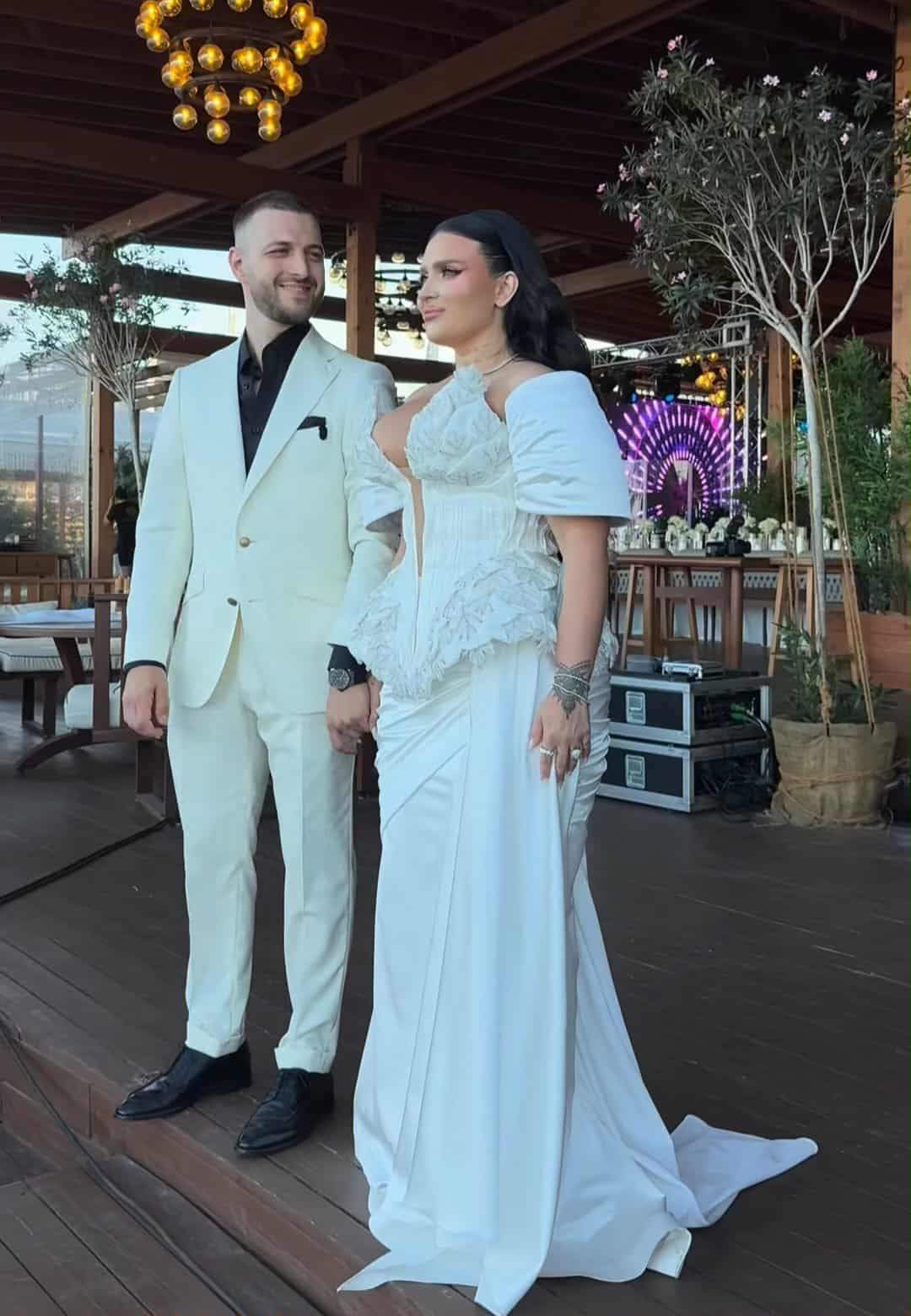 Imagini de la nunta Oanei Radu cu Șerban Balaban. Artista a avut o rochie de mireasă inedită