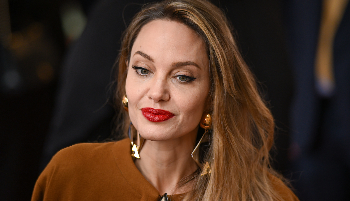 Angelina Jolie kifinomult stílusa remek inspirációként szolgálhat, ha cipőválasztásról van szó