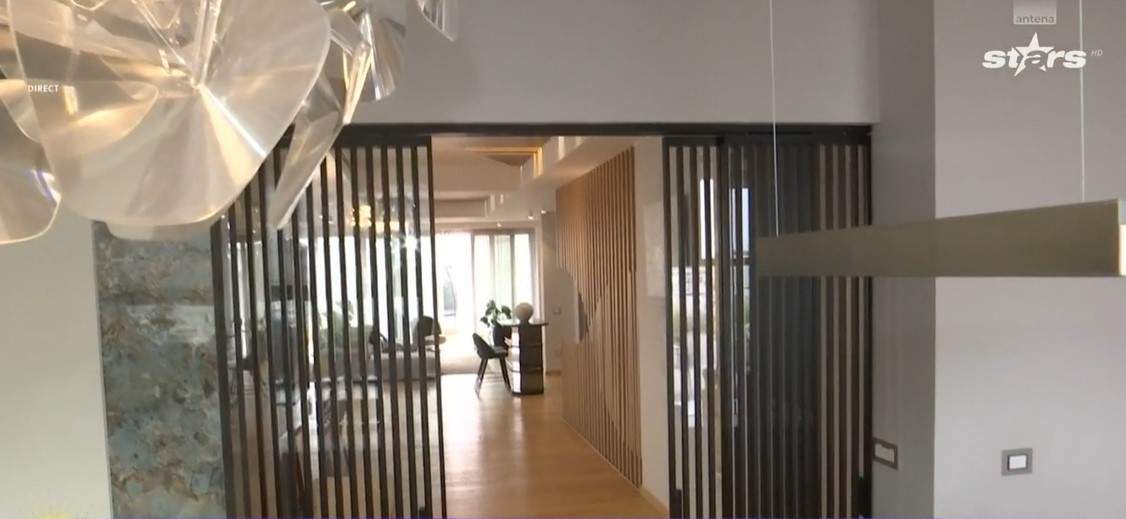 Imagini din casa în care locuiește Andreea Popescu. Are saună și cinema privat în penthouse
