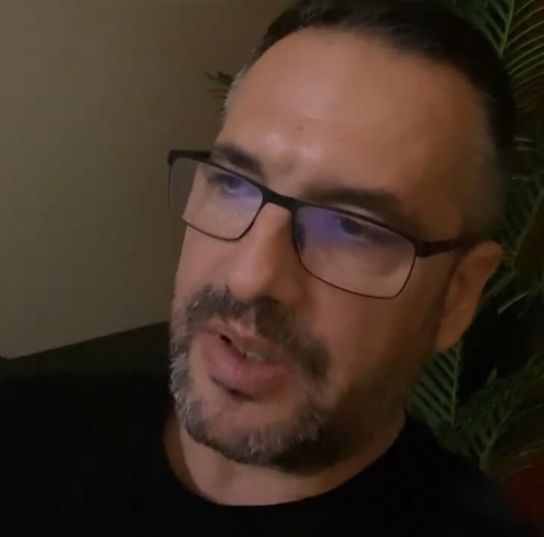 Mădălin Ionescu a fost întrebat câte aventuri cu alte femei a avut, de când și-a cunoscut soția, pe Cristina Șișcanu. Acesta nu s-a sfiit să răspundă