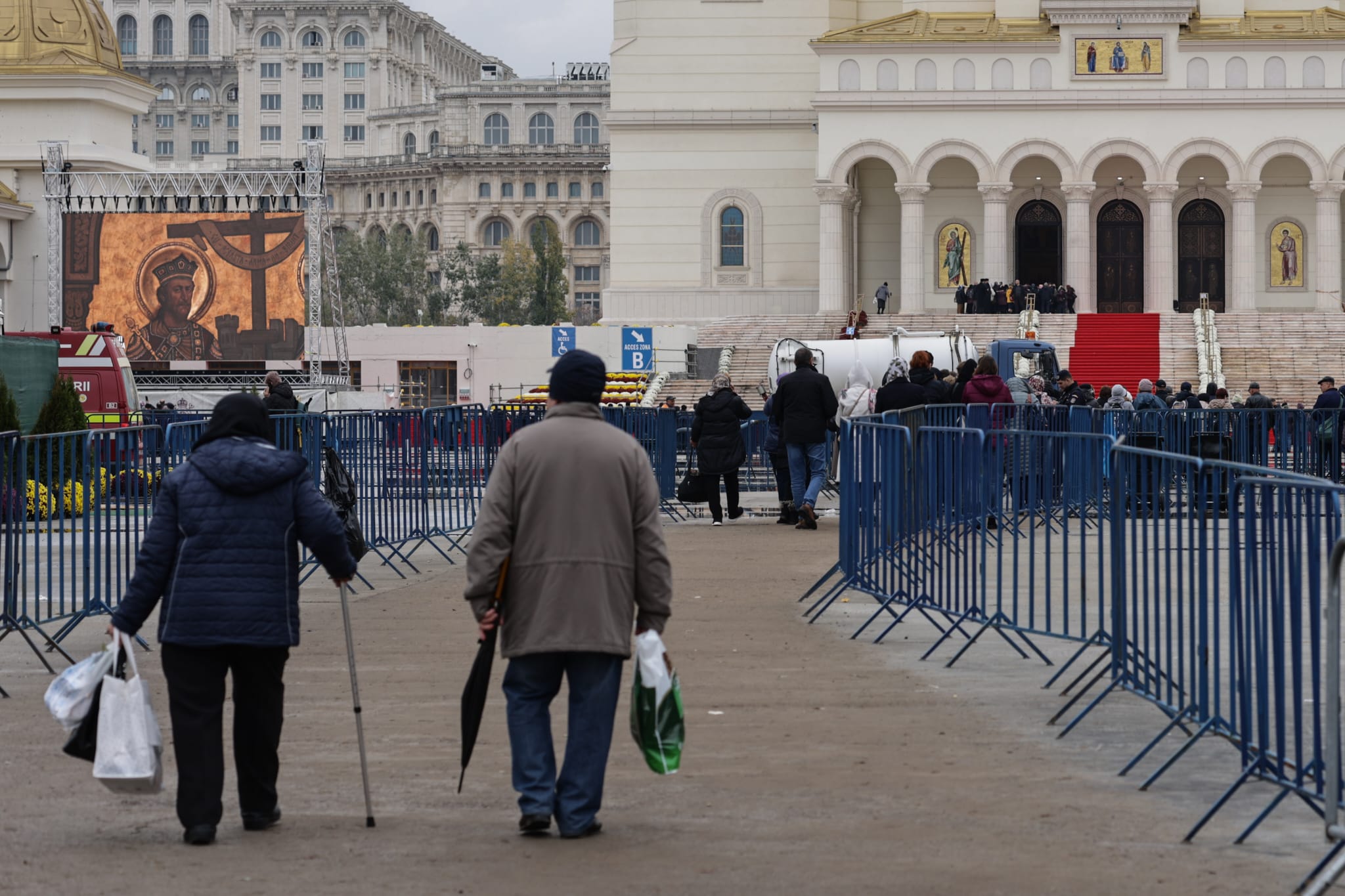Numărul impresionant de oameni care au vizitat Catedrala Mântuirii Neamului în 10 zile de la inaugurare și programul de vizitare în noiembrie și decembrie