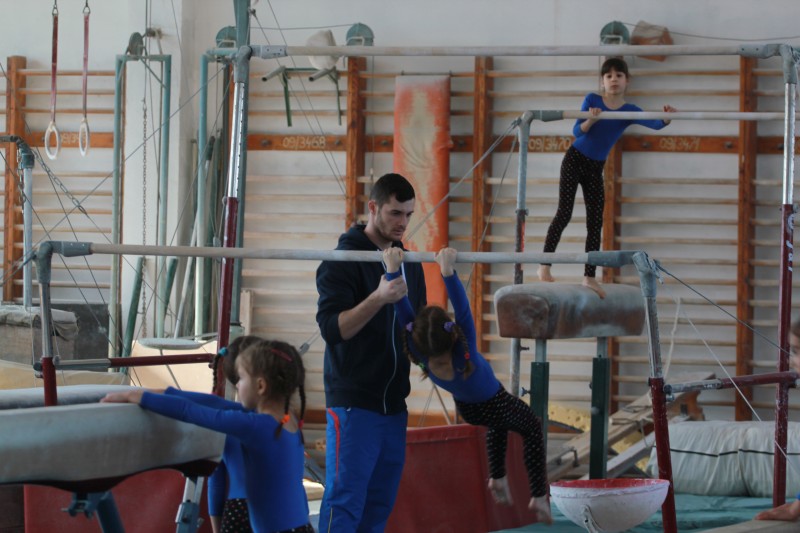 O zi din viața unor gimnaste: cu cântec spre sală, înainte! (EPISODUL 2) / FOTO&VIDEO