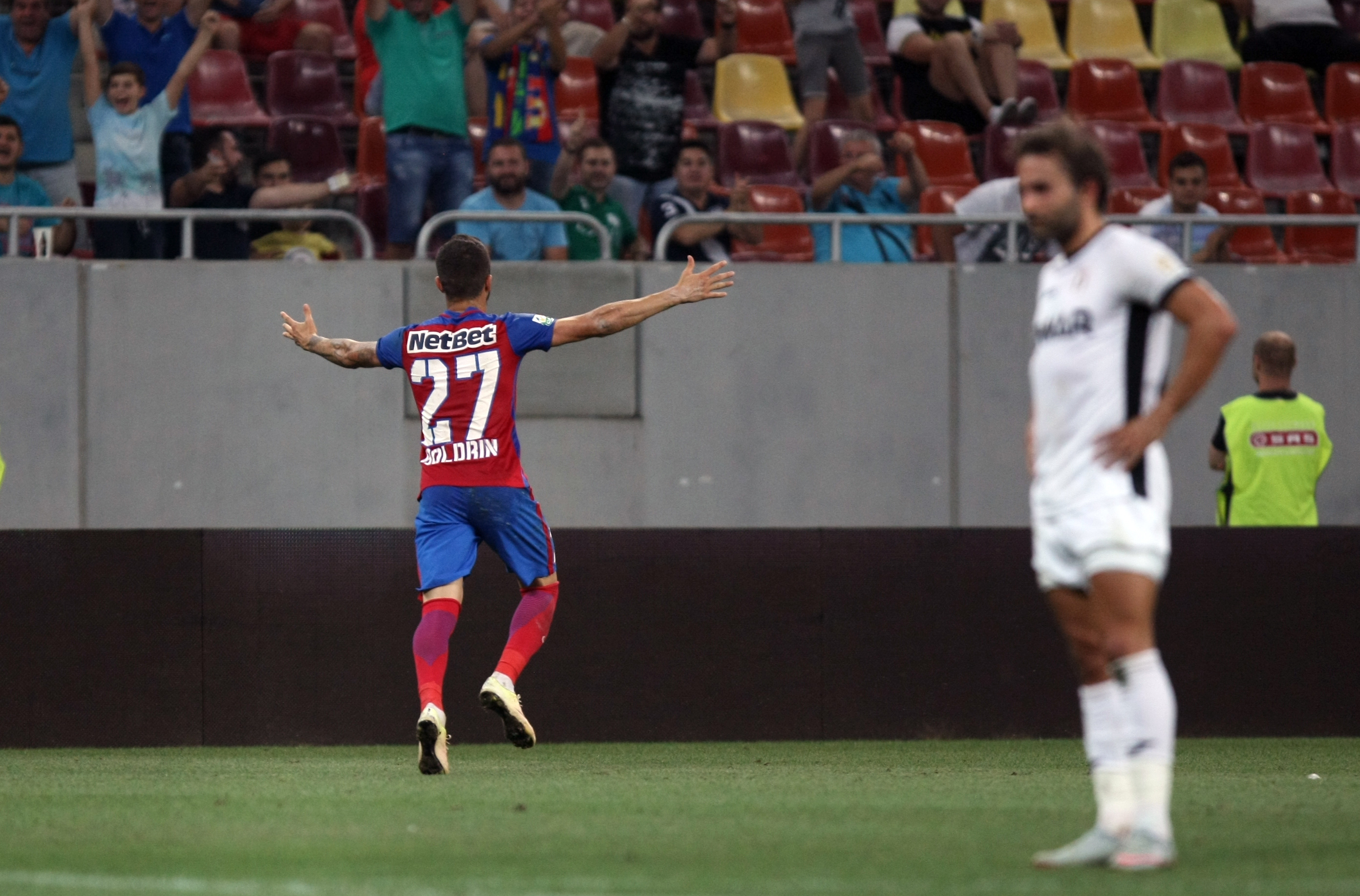 Liga 1, Etapa a 7-a. Steaua - Astra 1-0. GOLdrin a decis jocul, dintr-o lovitură liberă! Junior Morais, eliminat în final! Meciul s-a încheiat cu îmbrânceli/ VIDEO&FOTO