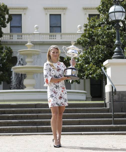 Kerber, eroina Germaniei, s-a aruncat în râu, de bucurie / VIDEO