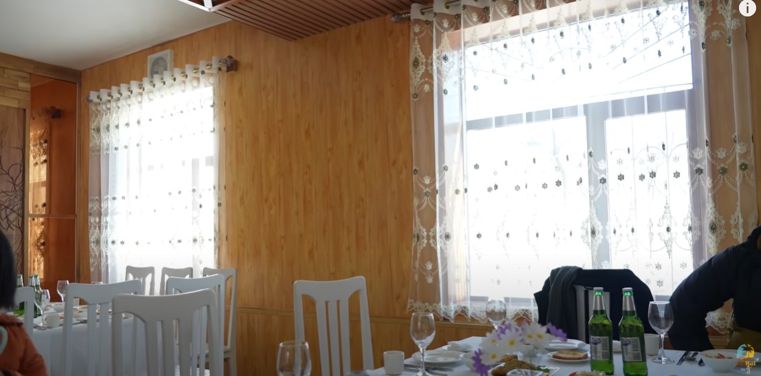 Ce au descoperit vloggerii „HaiHui în Doi” în Coreea de Nord. Experiența pe care au avut-o în țara condusă de Kim Jong Un: „Ne înregistrau cu telefoanele pe ascuns”