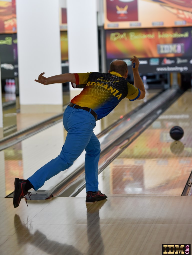 Lucian Paraschiv, jucător român de bowling: ”Investiția inițială este de 500 de euro” / INTERVIU