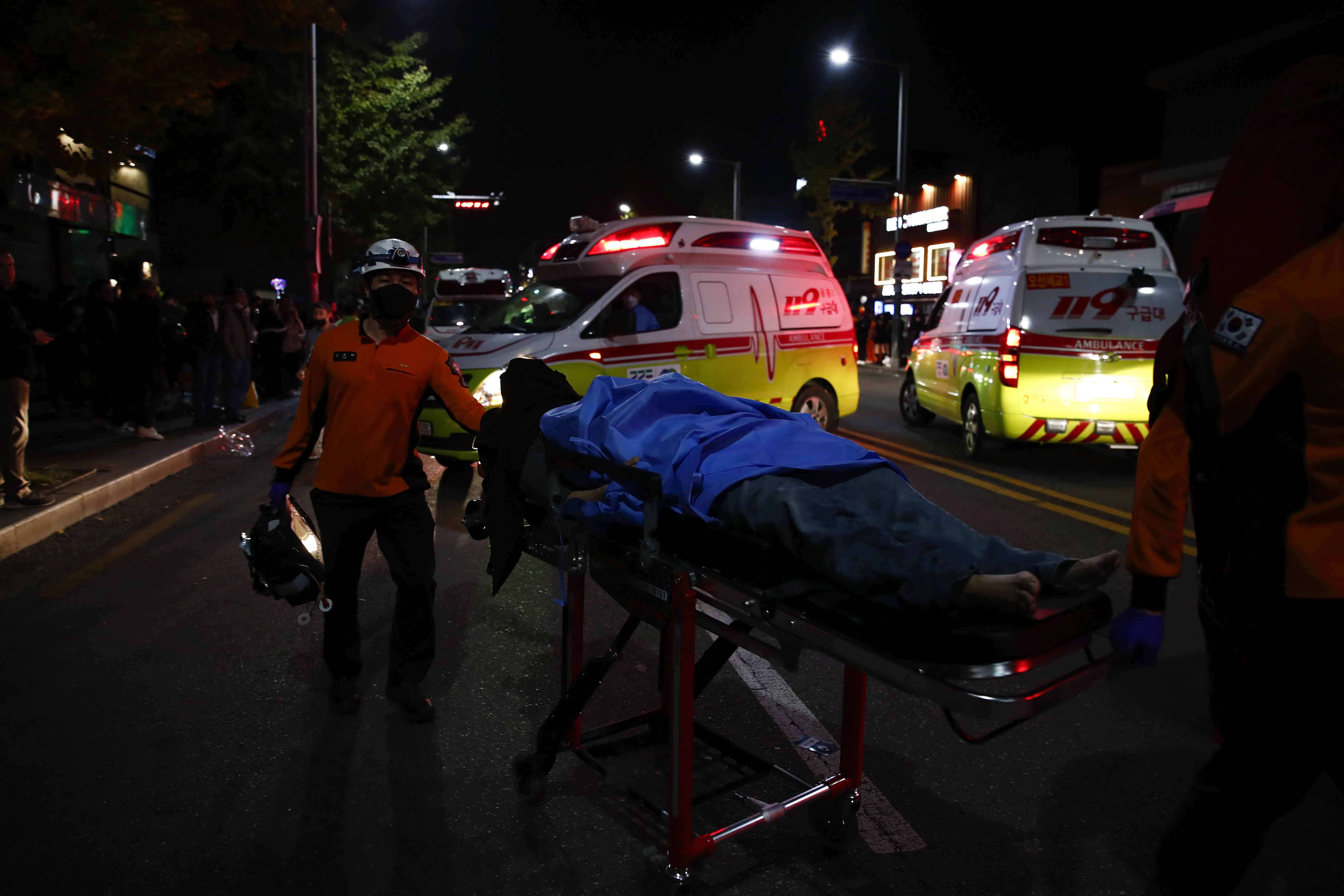 „Oamenii au picat ca niște piese de domino”. Mărturii cutremurătoare ale oamenilor care au văzut dezastrul din Seul