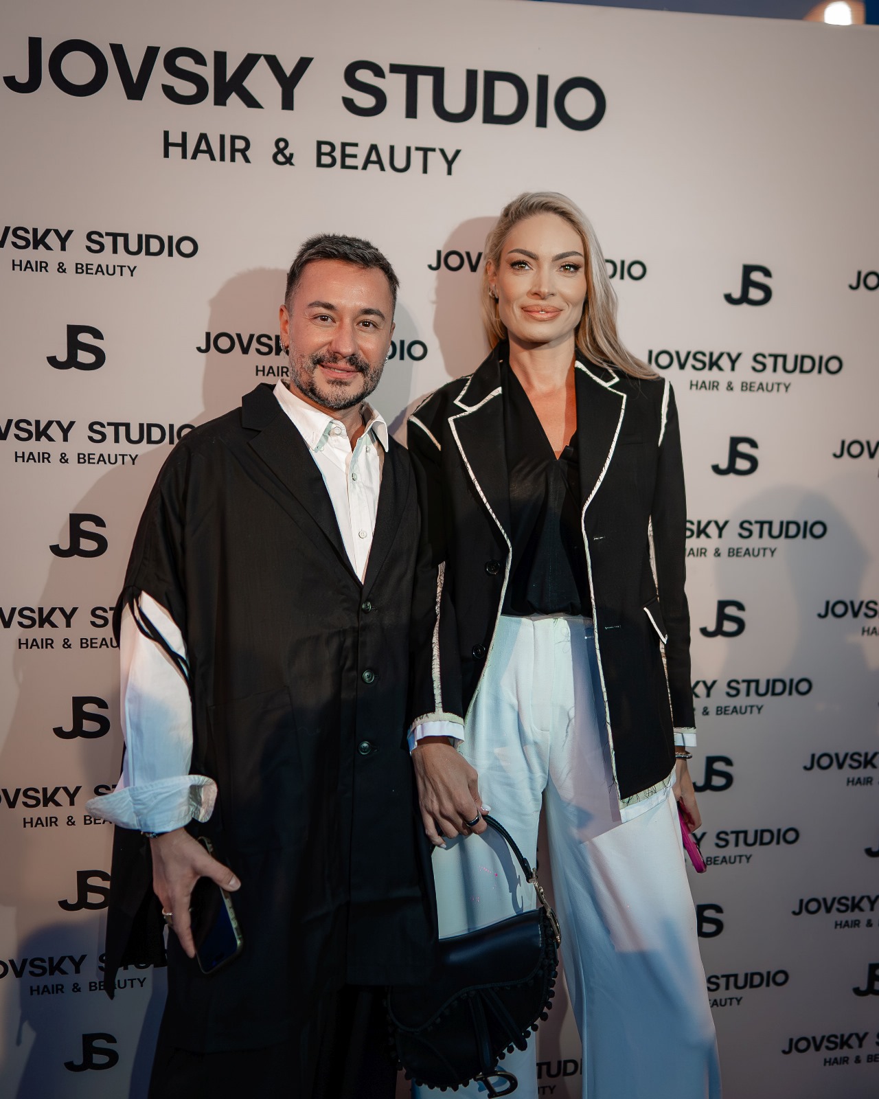 Tunsorile anului 2026. Ce culori și tonuri se poartă: Recomandările hairstylist-ului Adrian Perjovschi