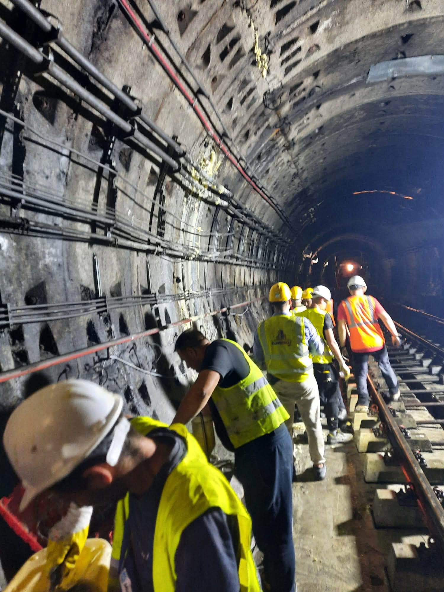 Circulația a fost reluată, inclusiv în stația Piața Victoriei 2, anunță Metrorex