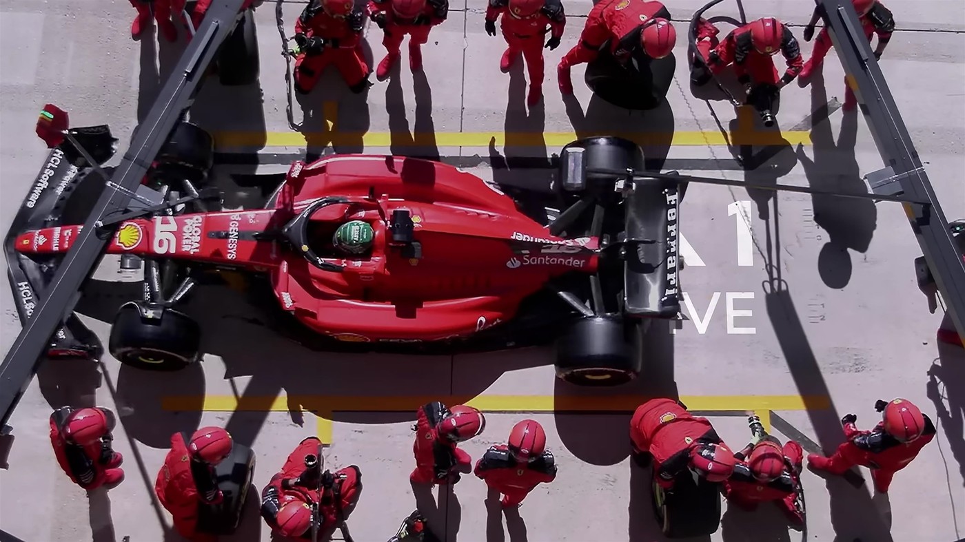 O mașină Dacia apare în documentarul Netflix despre Formula 1: Cum a fost posibil. Și Iuliana Pepene de la Antena 1 poate fi văzută în „Drive to Survive”