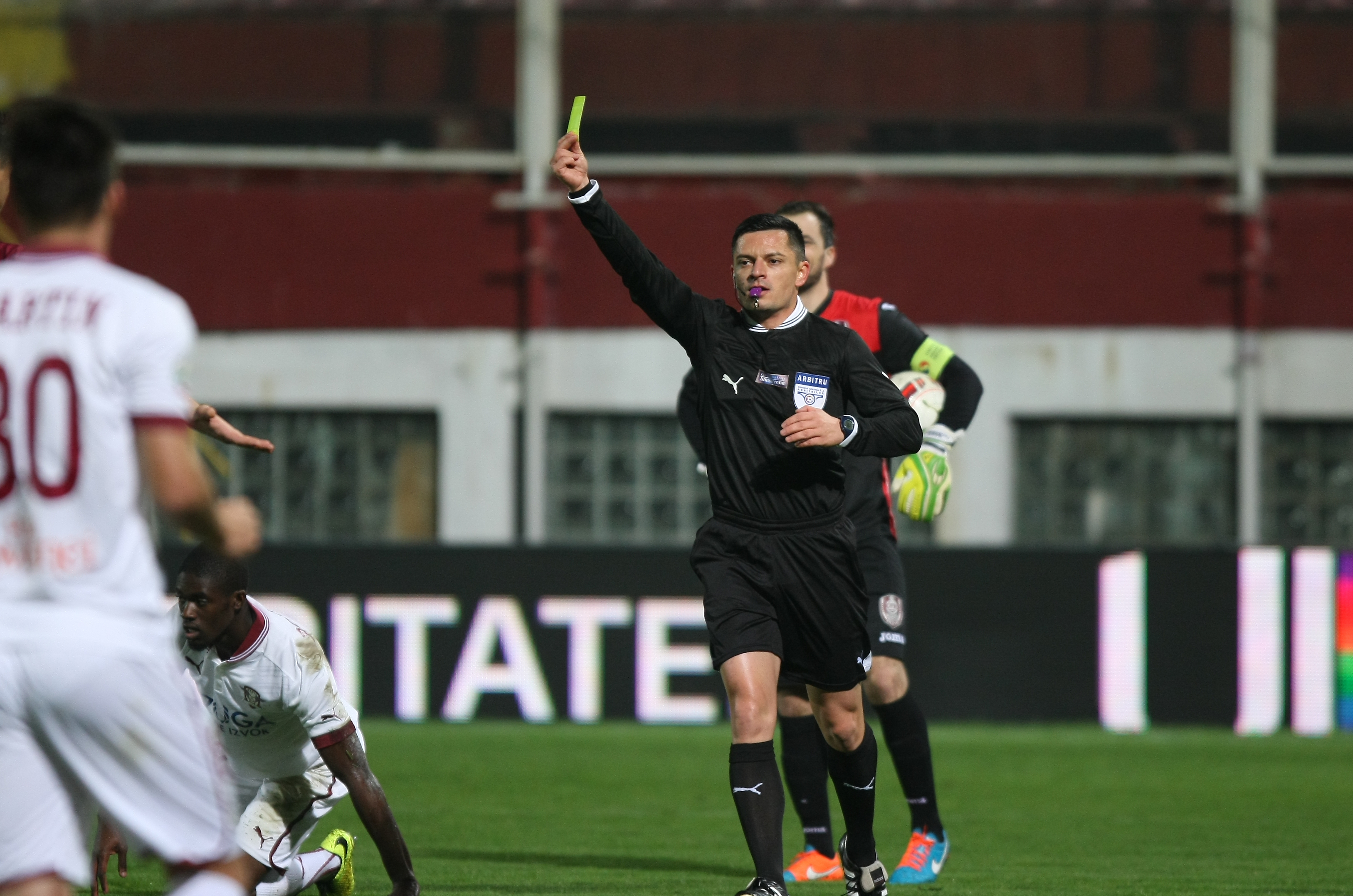 VIDEO/ Cupa României, optimi: Rapid - CFR Cluj 1-2. I-au deraiat pe final