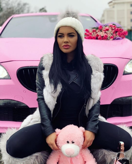 FOTO & VIDEO / I s-a făcut rău la un eveniment! Carmen de la Sălciua, la un pas de leșin! Medicii au intervenit de urgenţă