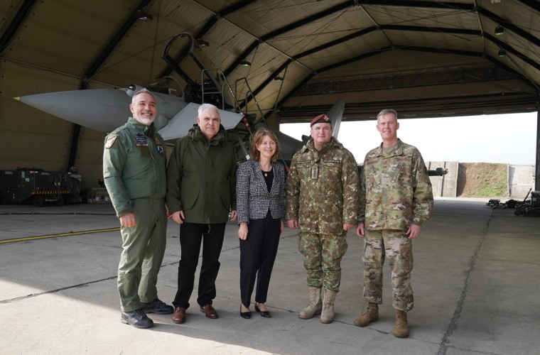 Ambasadoarea SUA în România, vizită la baza NATO de la Mihail Kogălniceanu