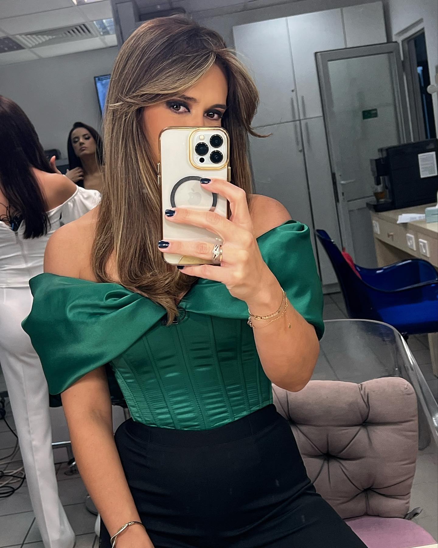 Imagini cu Magda Pălimariu de când a revenit la Știrile Pro TV, la rubrica „Vremea”. Cum arată după 2 ani în care a stat departe de micul ecran