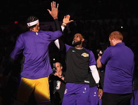 LeBron James a marcat 9 puncte, la debutul pentru Los Angeles Lakers
