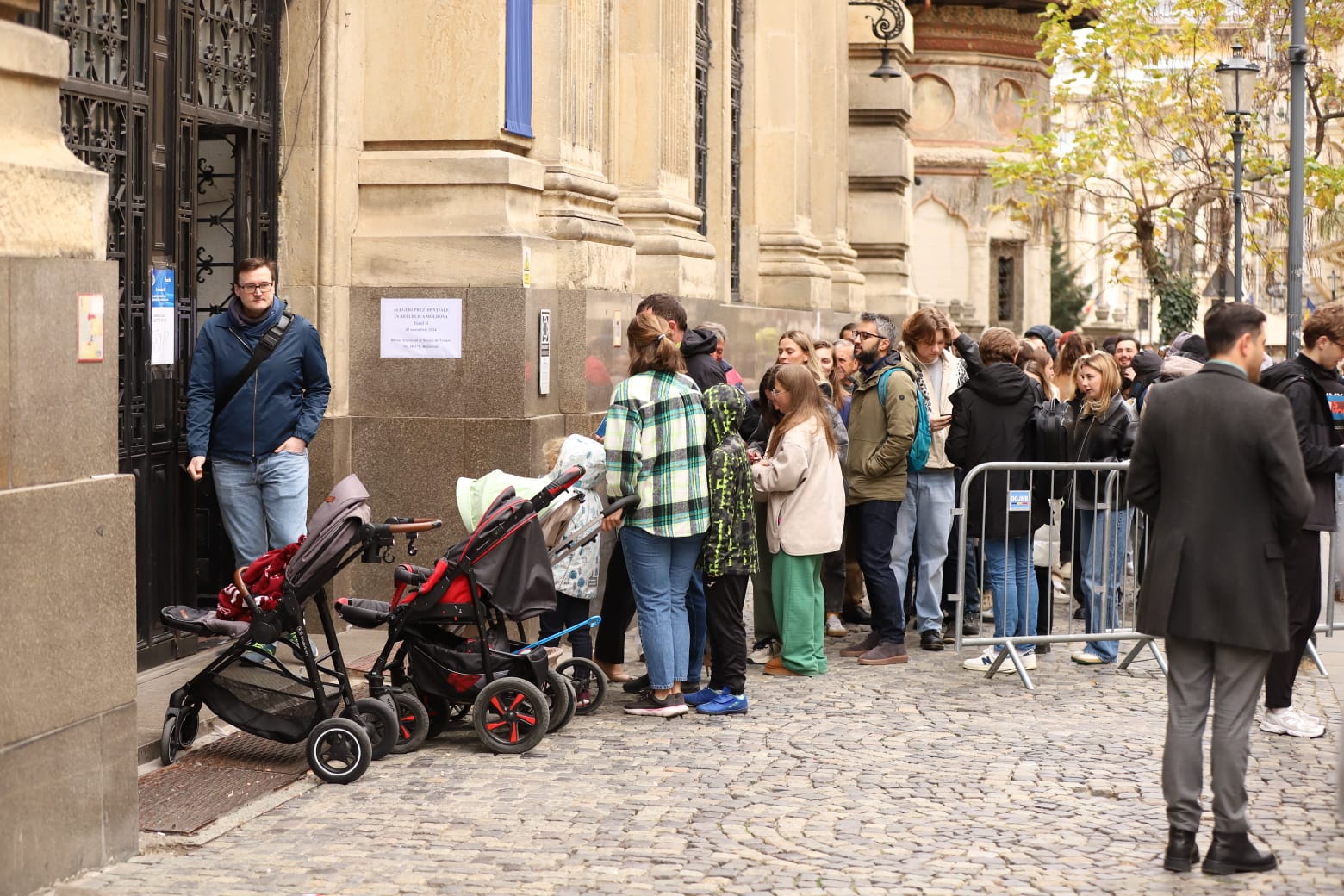 Alegeri prezidențiale în Republica Moldova, turul 2. Record de voturi în diaspora, în ciuda atacurilor cibernetice și a alertelor cu bombă la secții din Marea Britanie și Germania