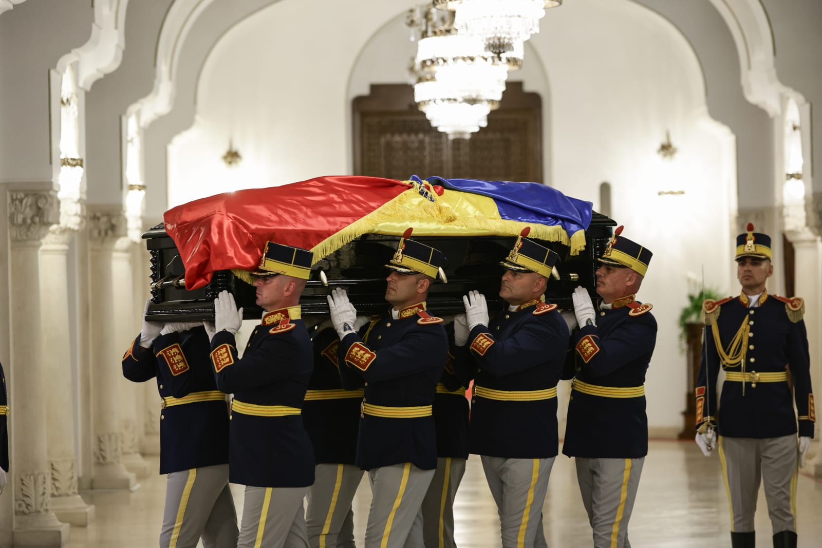 TVR, o nouă gafă: „Reprezentanții Spitalului Grigore Antipa au precizat că starea de sănătate a fostului președinte Ion Iliescu s-a deteriorat”