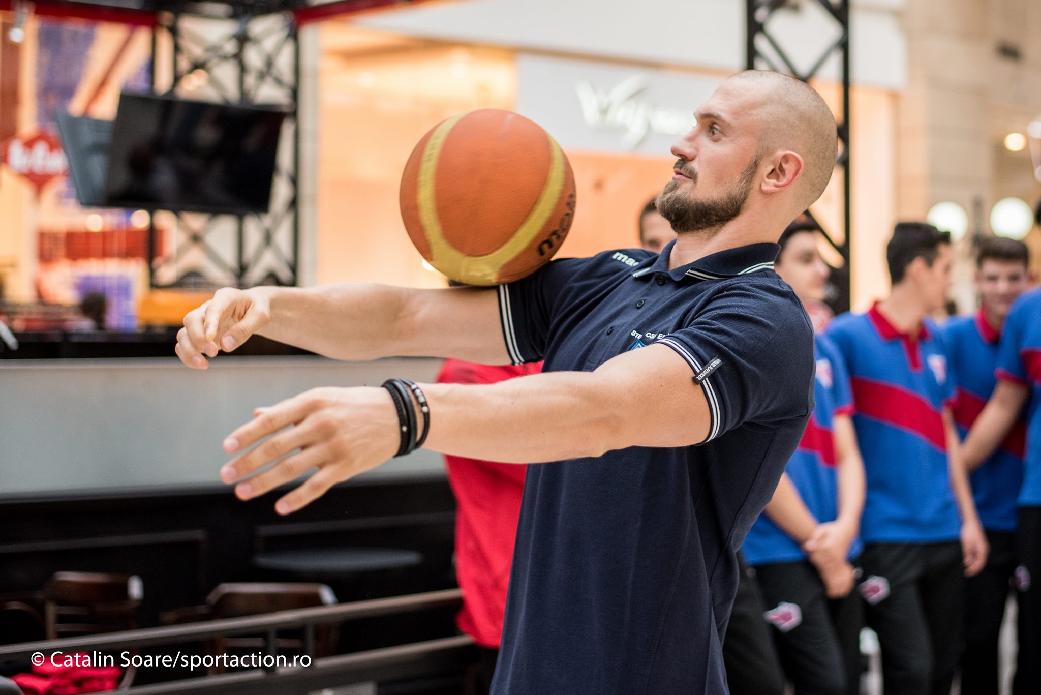 Steliștii au dat în mintea copiilor. S-a întâmplat la mall