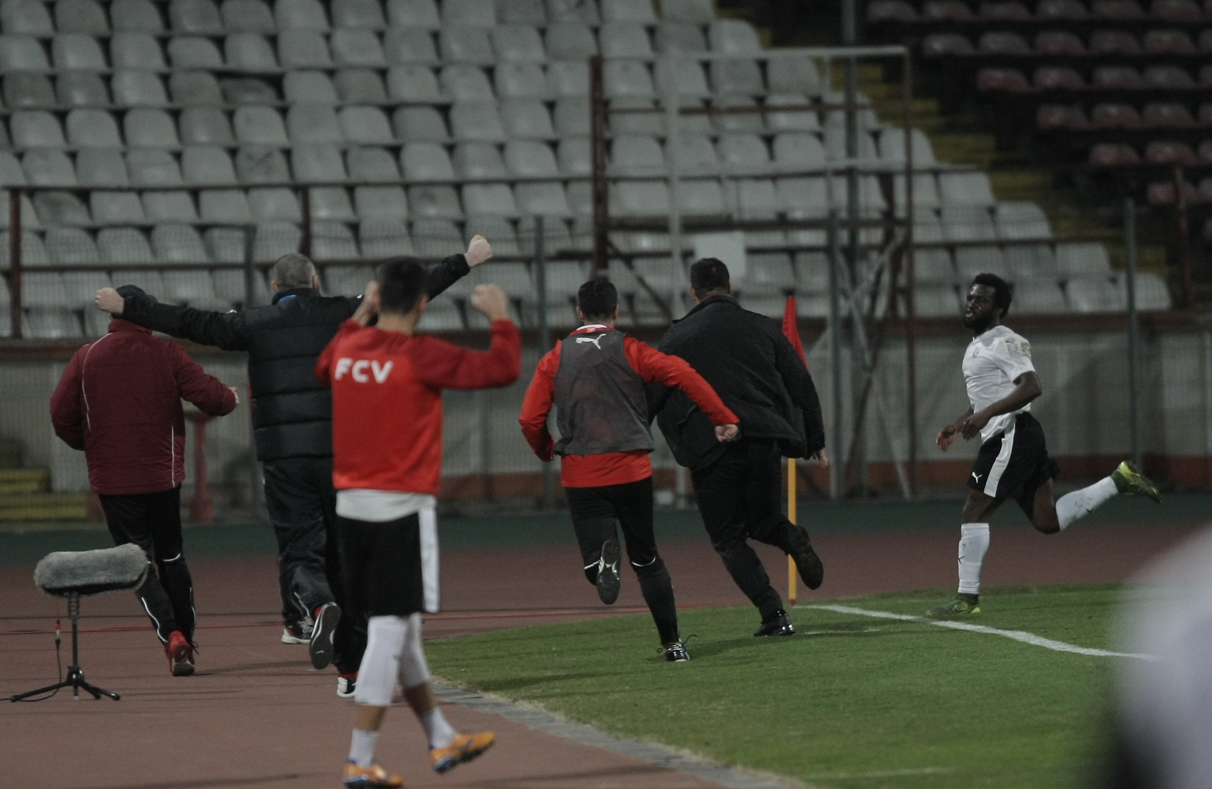 Ganea a vrut să folosească TRX-ul, ca să copieze performanțele lui Reghe! ^N-a fost lăsat s-o facă și i-a ieșit de minune: a umilit campioana României