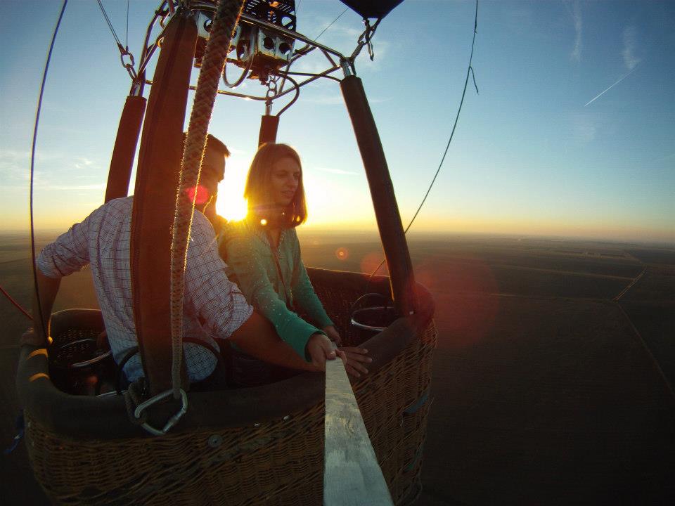 REPORTAJ/Zborul cu balonul cu aer cald, o modă și în România. Cum să simți vântul la înălțime și să admiri peisaje de vis-FOTO