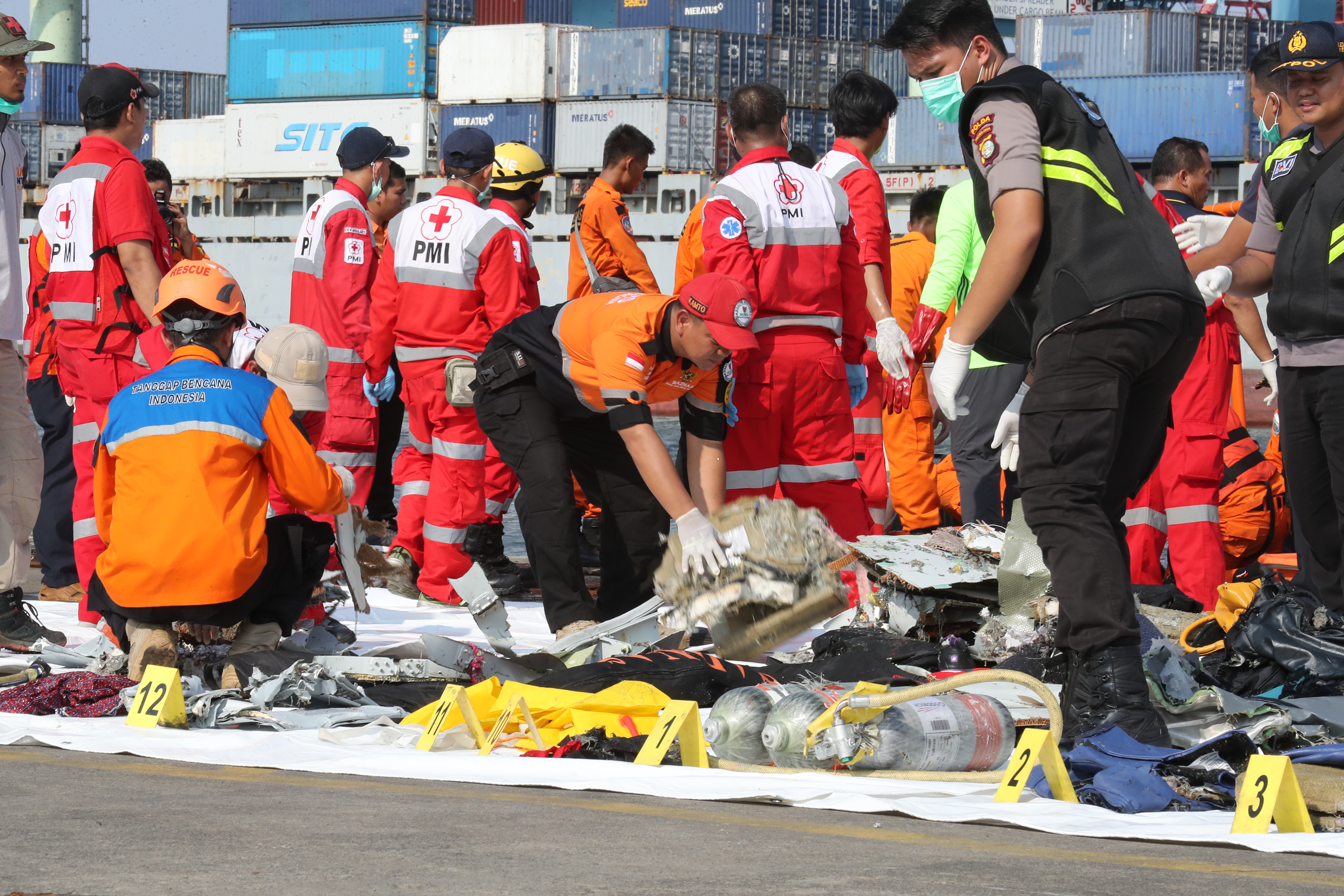 UPDATE | Accident aviatic în Indonezia. Echipele de salvare au recuperat 6 cadavre. Înainte ca avionul Lion Air să se prăbușească în mare, pilotul a raportat defecțiuni tehnice (FOTO și VIDEO)