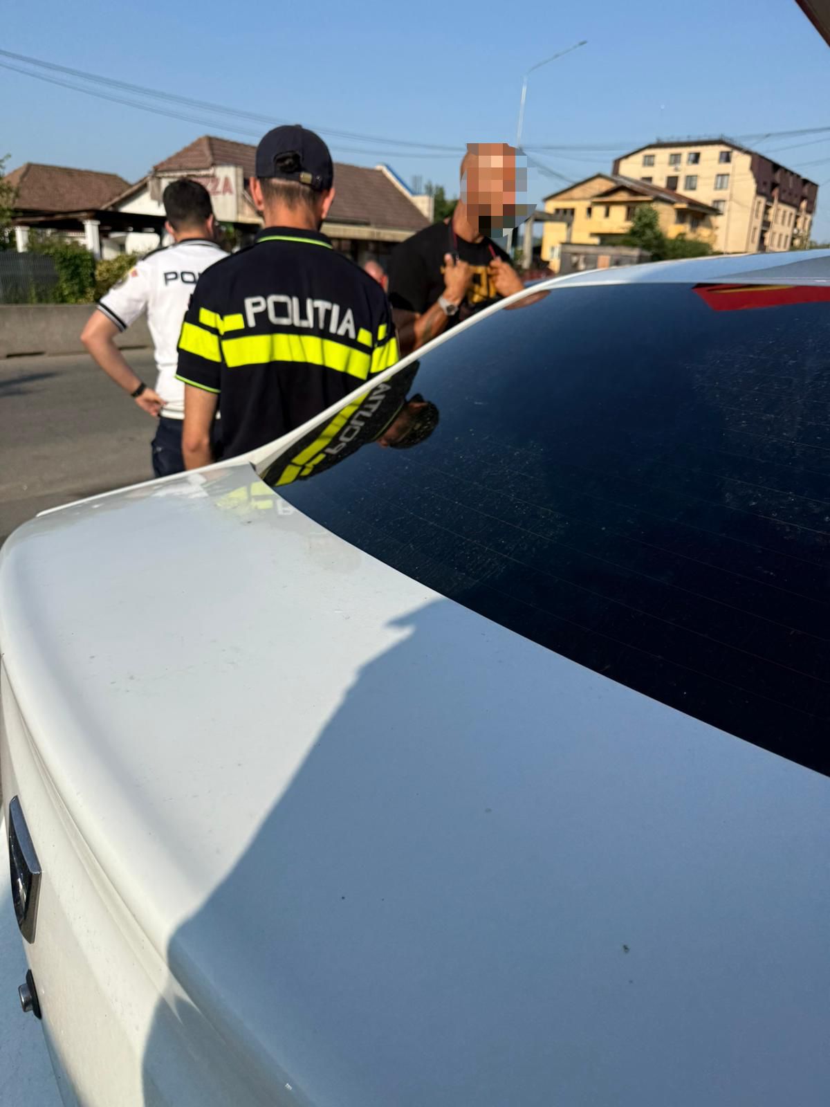 Andrew Tate circula cu aproape 200 km/h oră într-o zonă cu limită de viteză 50 km/h. A rămas fără permis