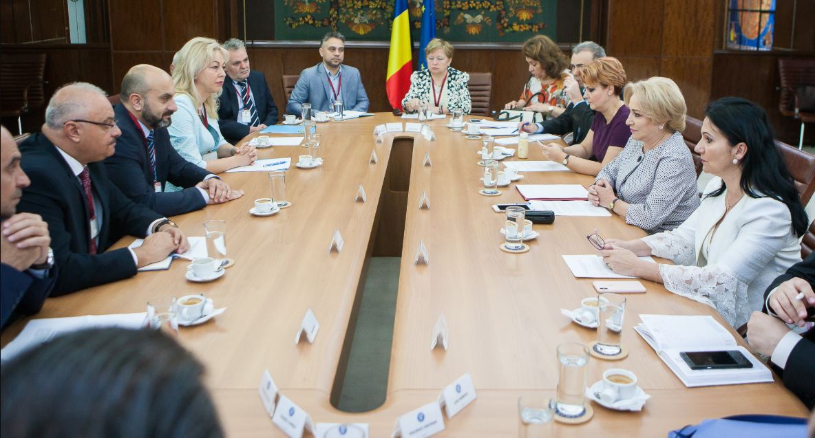 Premierul Dăncilă se întâlnește cu sindicatele din sănătate; Discuții cu miniștrii Muncii, Sănătății și de Finanțe, despre greva generală