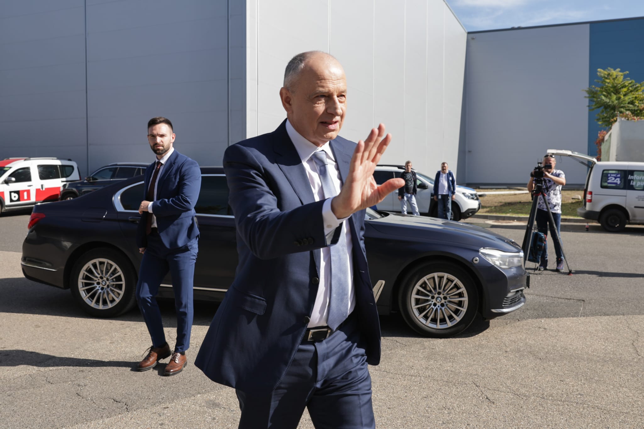 Mircea Geoană și-a depus candidatura la prezidențiale: „Nu vreau să mă plimb sau să dorm”. A promis că va face publice cheltuielile Administrației Prezidențiale