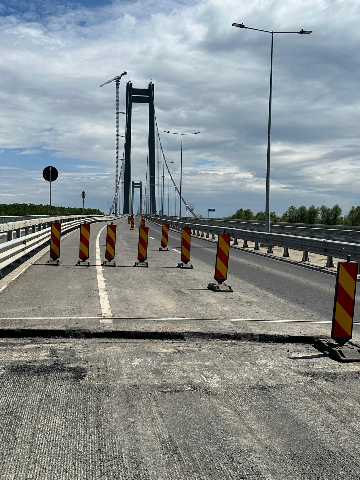 Asfaltul pe Podul Brăila va fi refăcut până la finalul lunii august, anunță CNAIR