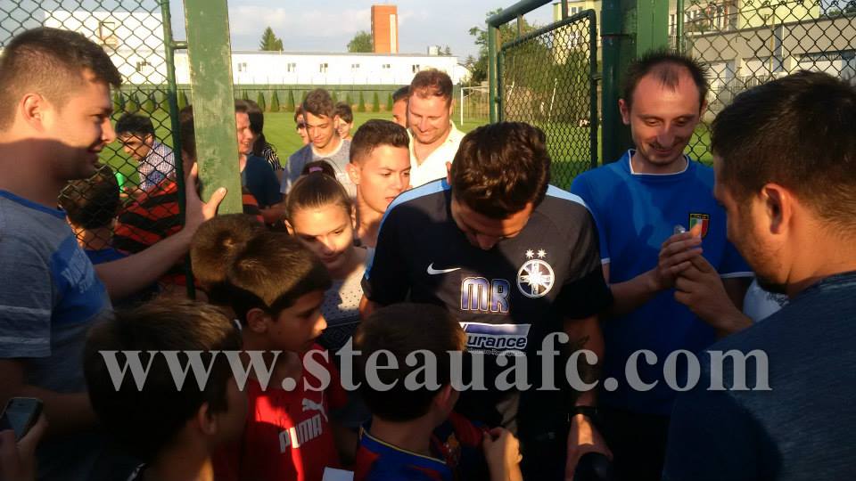 Pedrazzini a făcut poze! Recuperare în pubele de gunoi pline cu gheață / FOTO