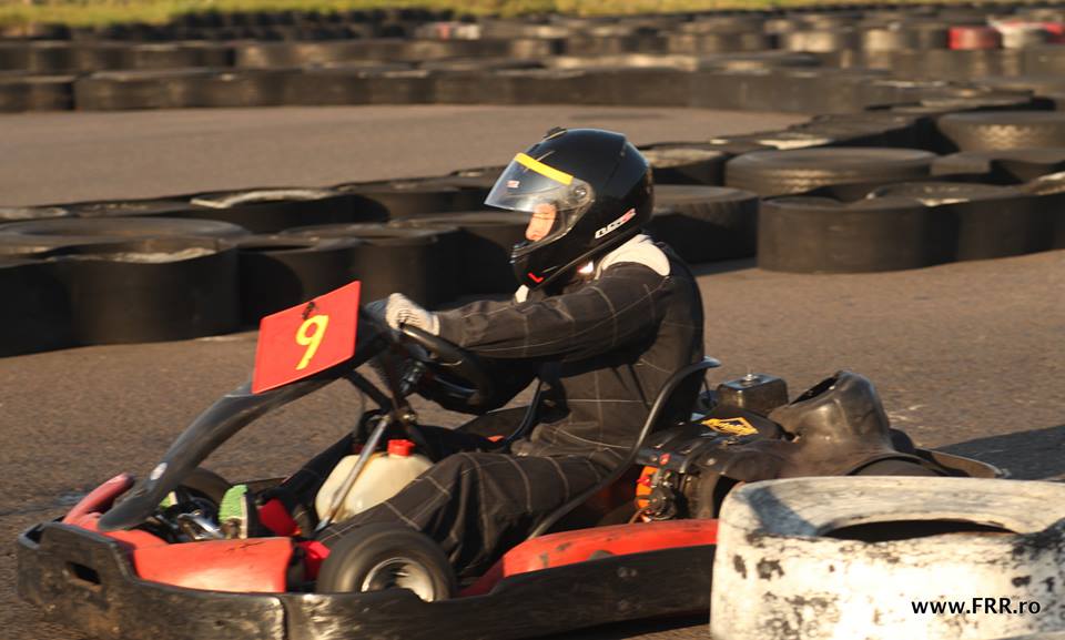 Stejarii s-au distrat la karting, în aşteptarea meciului cu naţionala Canadei, marți, ora 18:45 / GALERIE FOTO