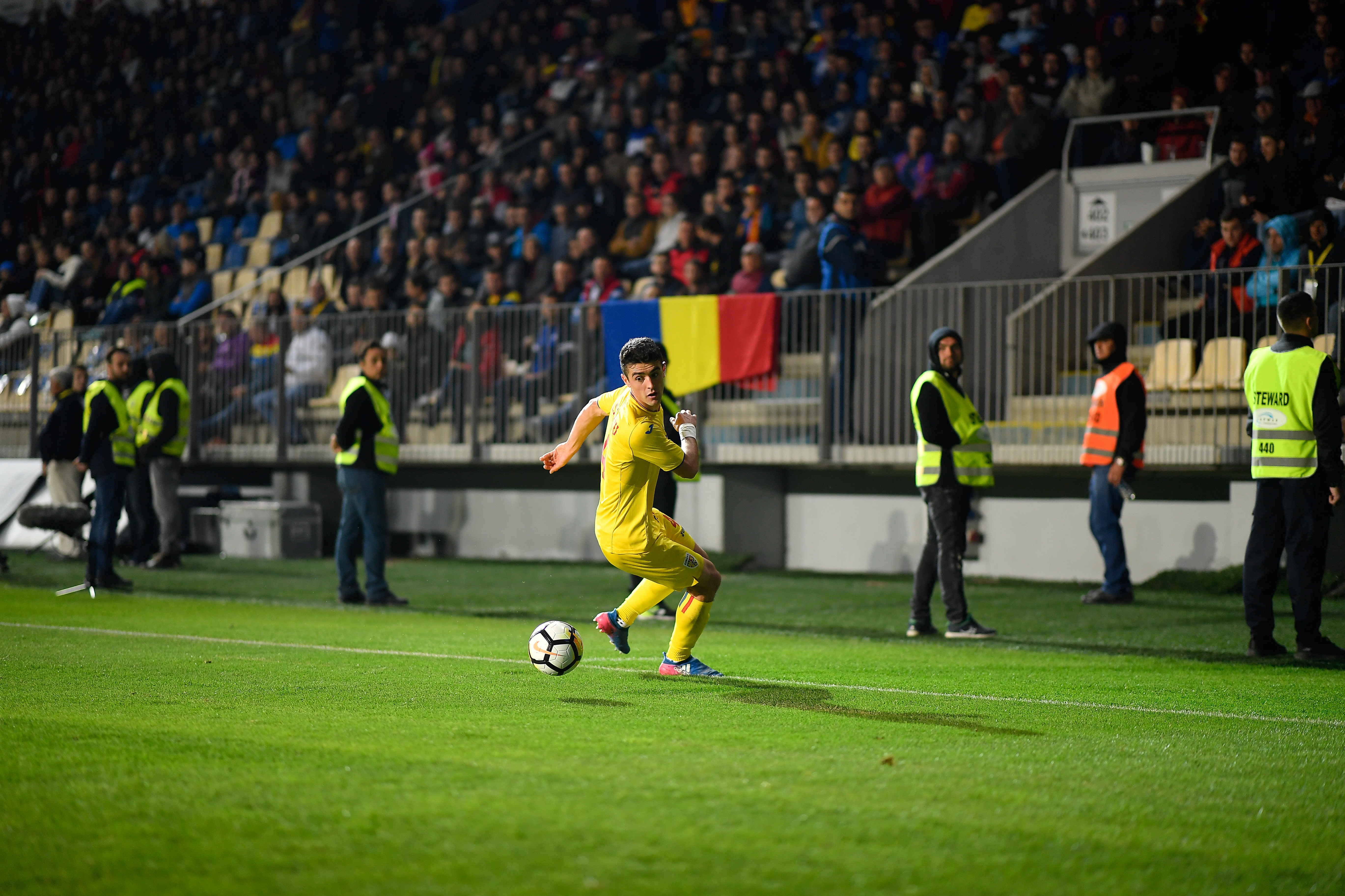 Povestea lui Alexandru Pașcanu, surpriza lui Cosmin Contra pentru dubla cu Lituania și Muntenegru. Englezul din Vaslui | GALERIE FOTO