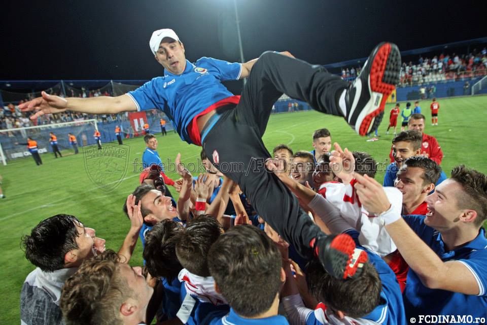 FOTO / Oltenii s-au bătut între ei! Fanii lui FC U au coabitat cu dinamoviștii
