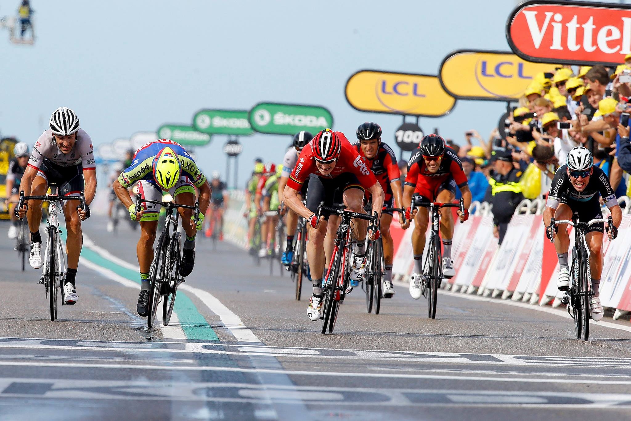 Le Tour 2015 a fost marcat de căzături, abandonuri și victorii de etapă obținute roată la roată