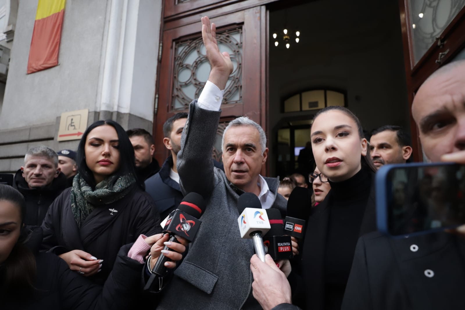 Călin Georgescu va fi judecat pentru propagandă legionară: toate excepțiile au fost respinse de judecători