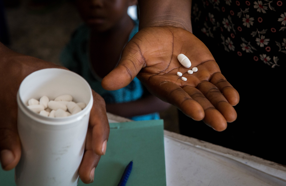 Top 10 African countries with the highest percentage of people receiving antiretroviral therapy (ART)