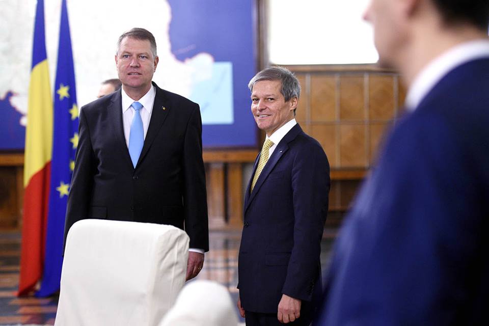 Atunci și Acum | Dacian Cioloș, inginerul agronom ajuns șef al Executivului, în prima guvernare tehnocrată a României