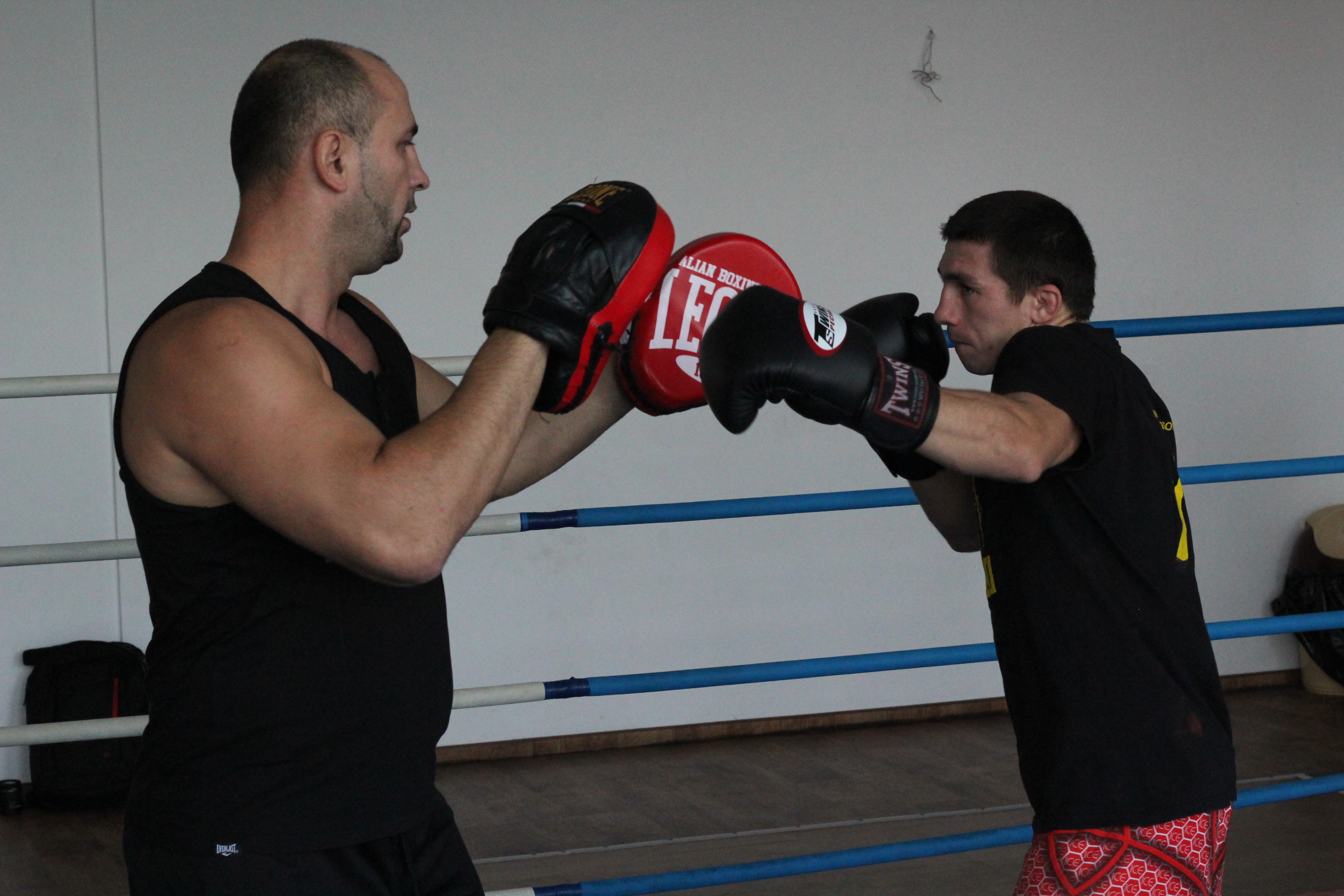 FOTO&VIDEO / Cristian Spetcu, elevul lui Ciprian Sora, este pregătit pentru gala Superkombat din Olanda