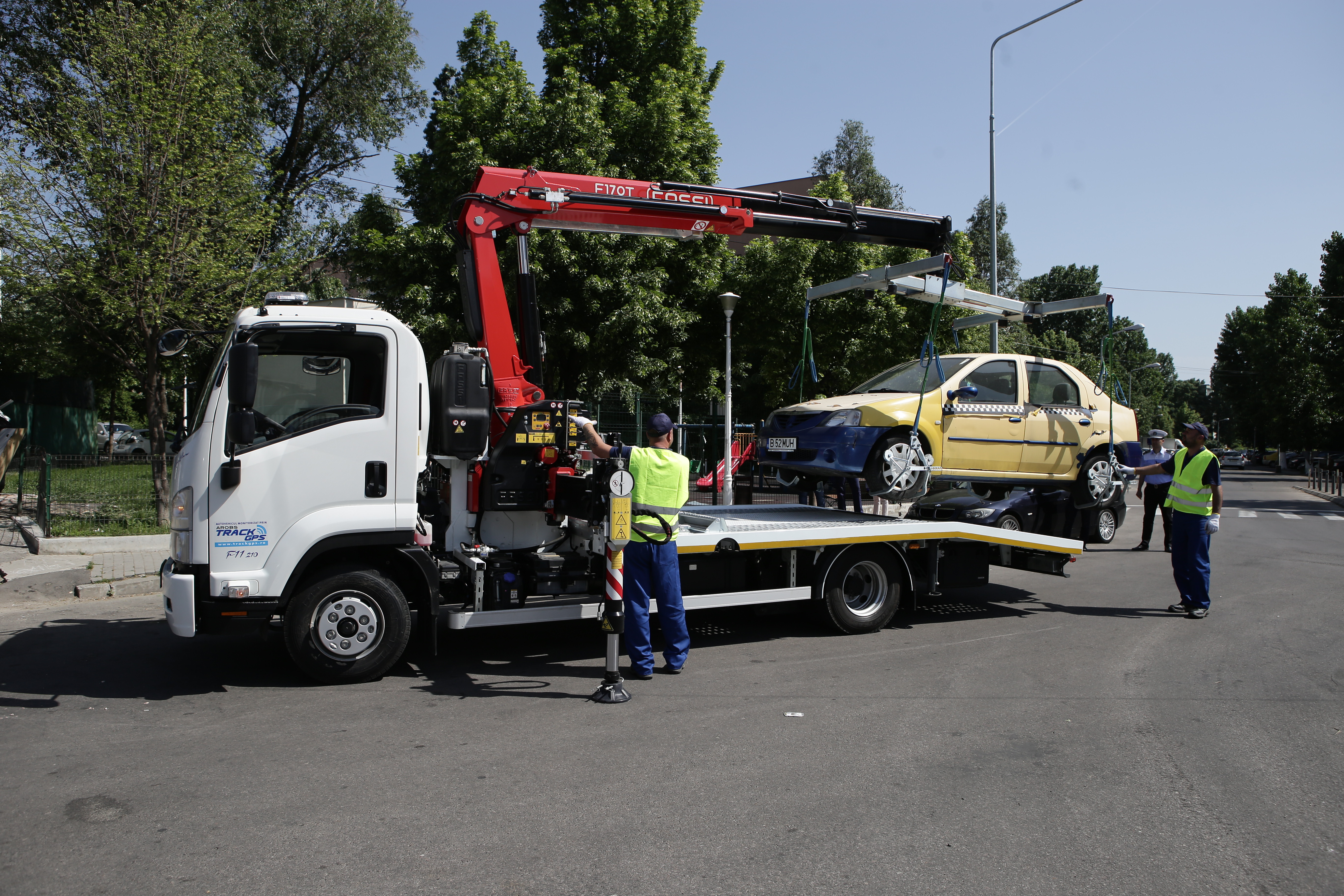 REPORTAJ / Cum se ridică mașinile în sectorul 3 din București