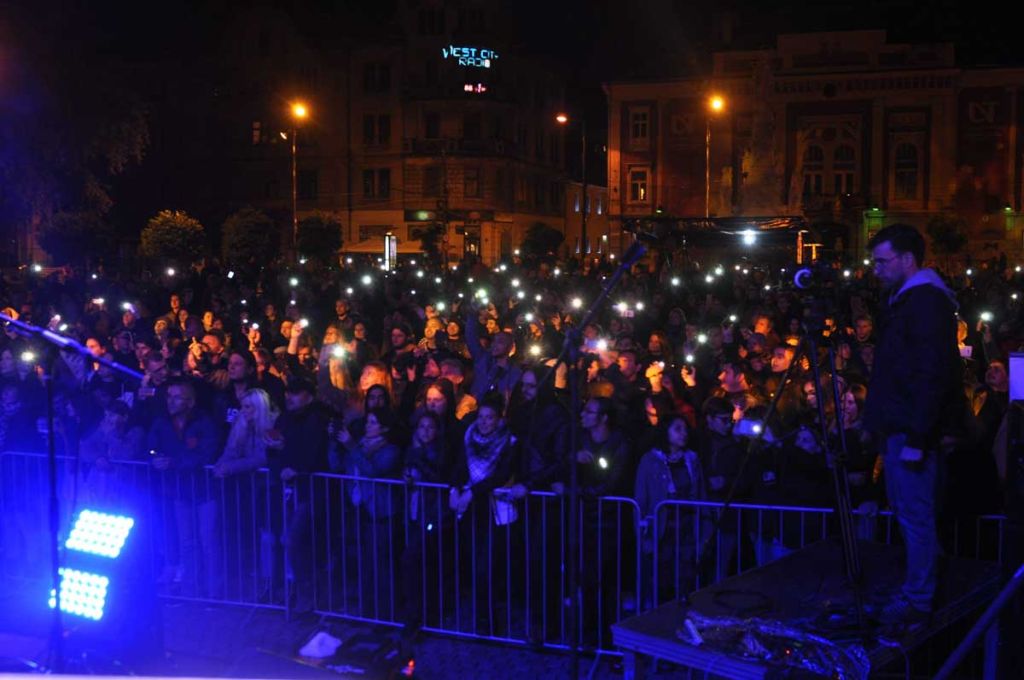 Câți bani s-au strâns la concertul umanitar cu 14 trupe rock, organizat după furtuna din Timișoara. Vânzările de bilete, sub așteptări