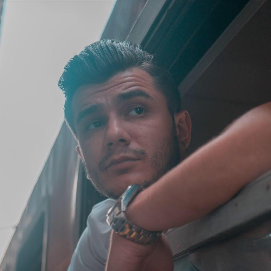 Cum arată Malone din Băieți de oraș în realitate. Nu-l recunoști sub nicio formă | FOTO