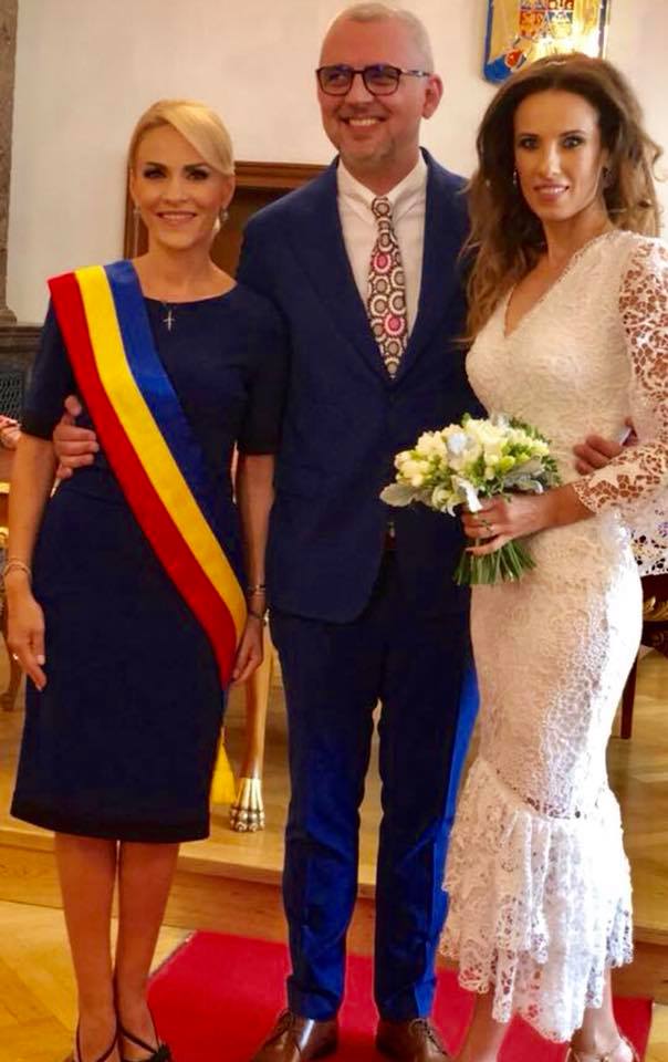 Gabriela Firea a oficiat căsătoria dintre jurnaliștii Ionela Năstase și Vlad Petreanu. "Cu un nod în gât și amintiri năvalnice" | FOTO