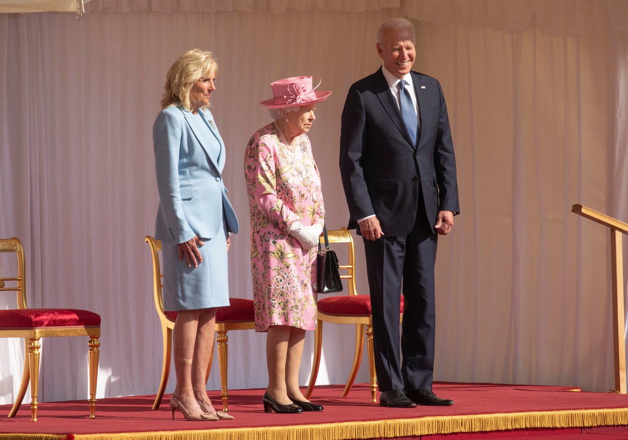 Joe Biden, după ce a fost primit de regina Elisabeta a II-a la castelul Windsor. „Mi-a adus aminte de mama”