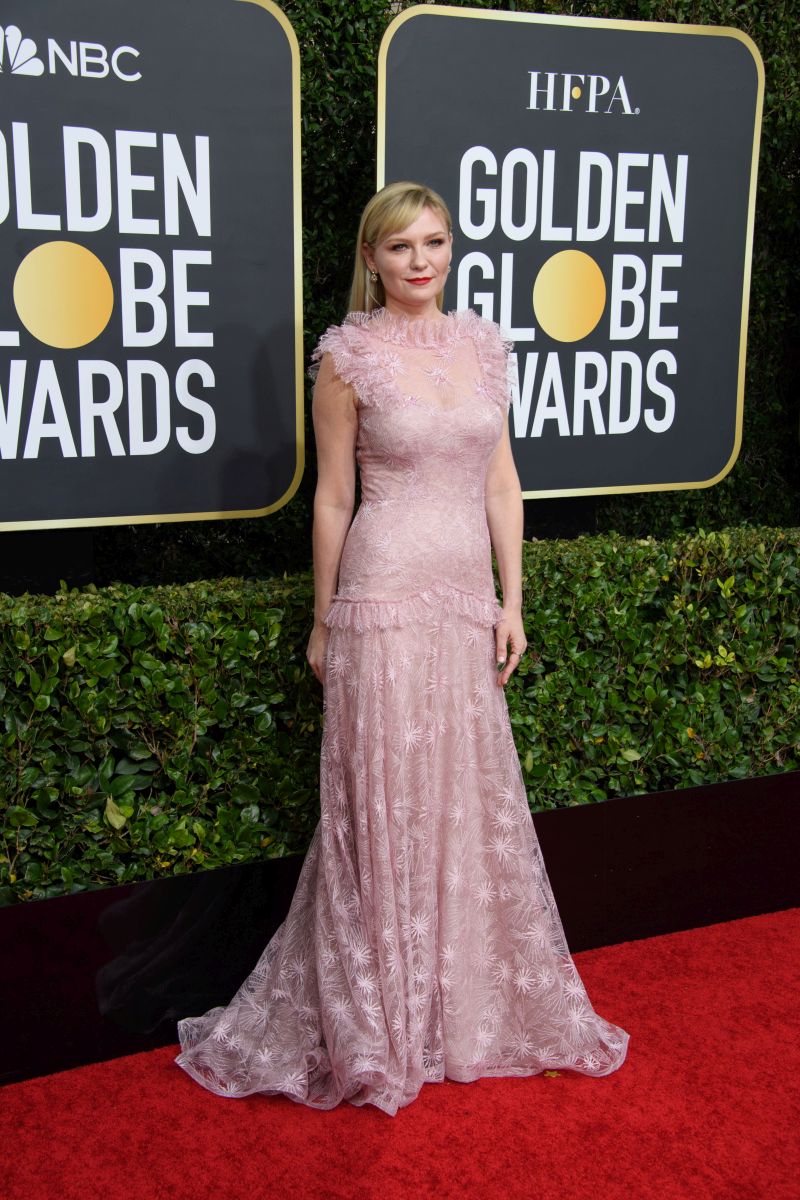 Cele mai spectaculoase ținute de la Globurile de Aur: Reese Witherspoon, Scarlett Johansson și Jennifer Aniston au impresionat cu ținutele lor
