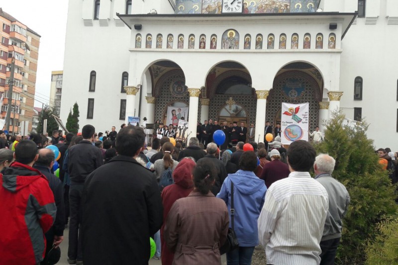 UPDATE. Marș pentru viață 2017 | Mii de oameni au ieșit în stradă în București și în mai multe orașe din țară / FOTO&VIDEO